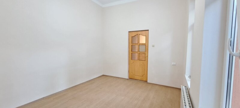 Tineretului, Dimitrie Cantemir, casa 2 camere + curte, metrou la 350 m