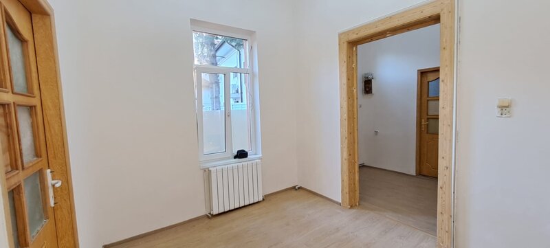 Tineretului, Dimitrie Cantemir, casa 2 camere + curte, metrou la 350 m